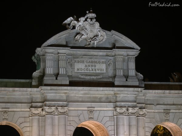 Puerta de Alcal� at Night